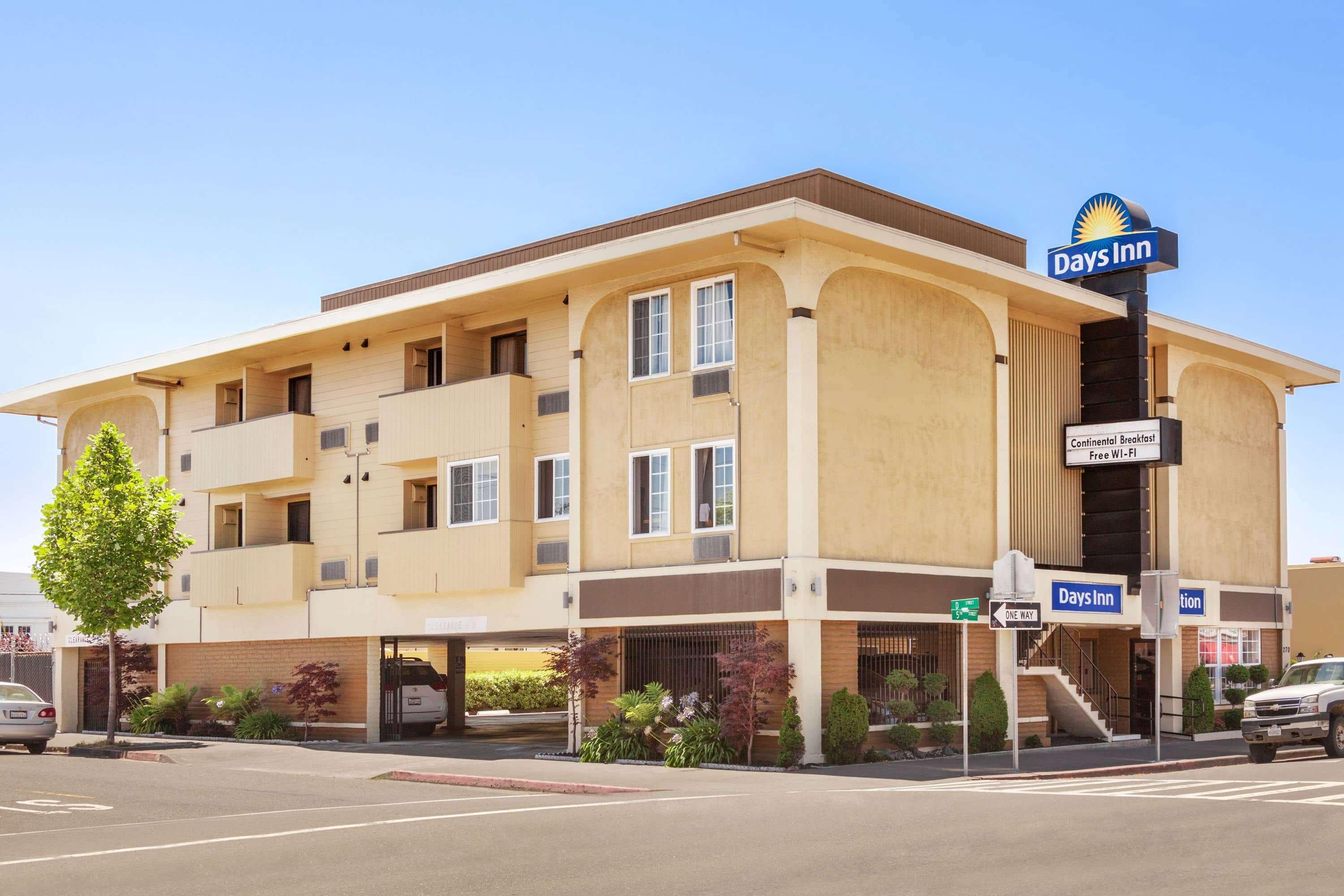 Days Inn By Wyndham Eureka Ca Exteriör bild